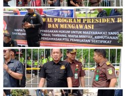 Garda Prabowo SIRA dan BPI KPNPA RI Menggelar aksi terkait kinerja Kejati Sumsel Patut Dipertanyakan