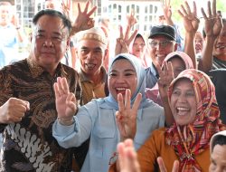 Kampanye Dialogis yang dilakukan calon Bupati Lahat nomor urut 3, Hj Lidyawati, mendapat sambutan meriah dari warga di lima desa di Kabupaten Lahat