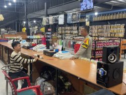 BHABINKAMTIBMAS WILAYAH HUKUM POLSEK MEGAMENDUNG GIAT COOLING SISTEM CEK LOKASI TEMPAT PERBELANJAAN/WISATA UNTUK CIPTA KONDISI MASYARAKAT MERASA AMAN DAN KONDUSIF