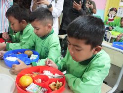 Pemkab Bogor Uji Coba Terapkan Program Makan Bergizi Gratis di SDN 01 Pakansari Cibinong
