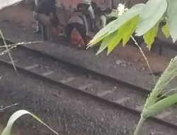POLSEK CIJERUK BERSAMA INSTANSI TERKAIT CEK LOKASI TKP ADANYA ORANG TERTABRAK KERETA Dİ WILAYAH CIGOMBONG