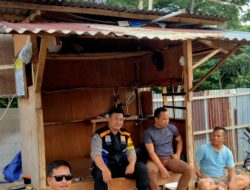 Bhabinkamtibmas Wilayah Hukum Polsek Sukaraja Giat COOLING Sistem Sambang Warga Beri Pesan dan Dan Ajak Jaga Kondusifitas Kamtibmas