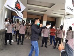 Sumur Tambang Minyak Terbakar di Keluang