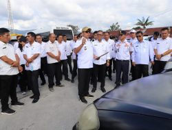 ASN Taput Siap Melayani! Bupati JTP Hutabarat Pimpin Apel dan Inspeksi Kendaraan Dinas