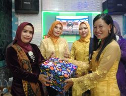 Emalia Menangkan Kostum Terbaik Fashion Show Memakai Baju Kebaya Peringati Hari Kartini di Giat Gema Wasri