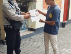 Dekatkan Layanan, Bhabinkamtibmas Polsek Mataram Gencar Sosialisasikan Call Center 110 ke Warga