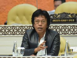 Adian Napitupulu Sentil Kemenhub: “Permen Ojol Berubah-Ubah, Di Mana Argumen Kebijakannya?”