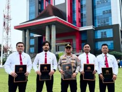 Sukses Ungkap Curas Rp841 Juta, Sembilan Personel Polsek Sanga Desa Terima Pin Emas Kapolda Sumsel