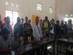 Warga Desa Geruduk Balai Desa Wonogiri Kajoran, Tuntut Transparansi dan Minta Kades Segera Mengunduh Diri