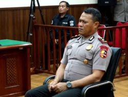 Brimob Lindas Ojol Hingga Tewas: Kompol Kosmas K. Gae Dipecat, Publik Desak Proses Pidana!