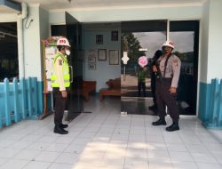 Pamobvit Polda NTB Jaga Ketat PT Indocement, Aktivitas Distribusi Semen Lancar