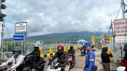 Kapal Polisi XXI-1002 Amankan Aktivitas Bongkar Muat Penumpang di Pelabuhan Khayangan Jelang Libur Imlek 2026