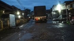 Janji Infrastruktur Dipertanyakan: Jalan Nasional Lintas Tengah Sumatera Kian Rusak, Warga Sanga Desa Sebut “Kubangan Kerbau” Ancam Nyawa dan Ekonomi