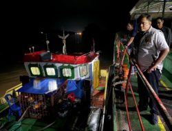 Operasi Gabungan Ditreskrimsus Polda Sumsel Hentikan Dua Kapal Pengangkut Solar Ilegal di Banyuasin, 82.000 KL BBM Diamankan