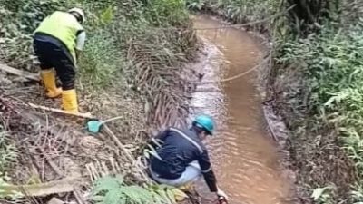 DLH Muba Bersama PT SIAP, Ambil Sampel Air Terkait Dugaan Pencemaran Sungai di Sungai Lilin