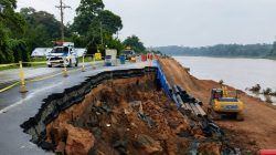 Jalan Lintas Sekayu–Lubuklinggau Nyaris Putus! Abrasi Sungai Musi Mengganas, Proyek Turap Dianggap Pemborosan Anggaran